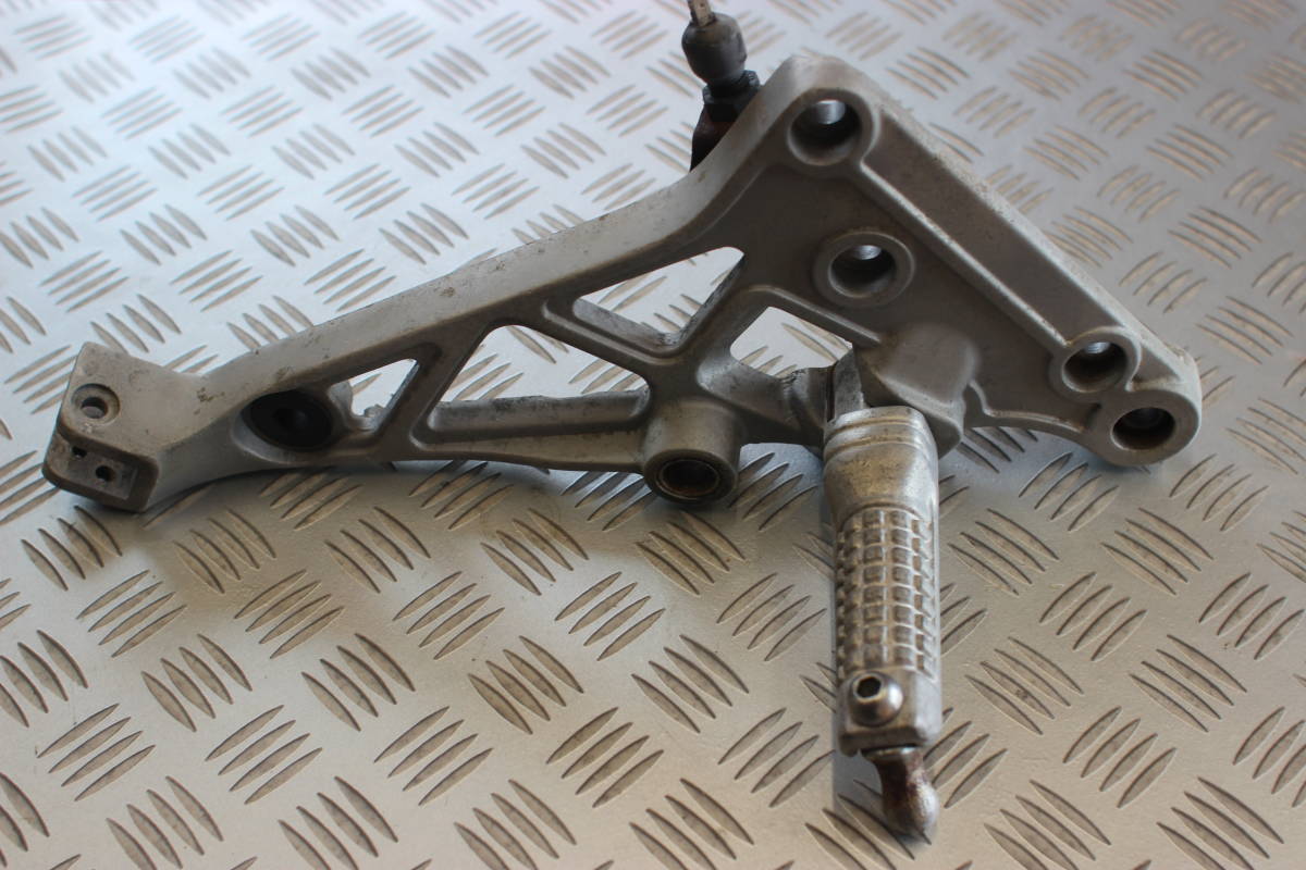 I)スズキRG250ガンマ Γ GJ21A‐13外し 左ステップベース拍卖