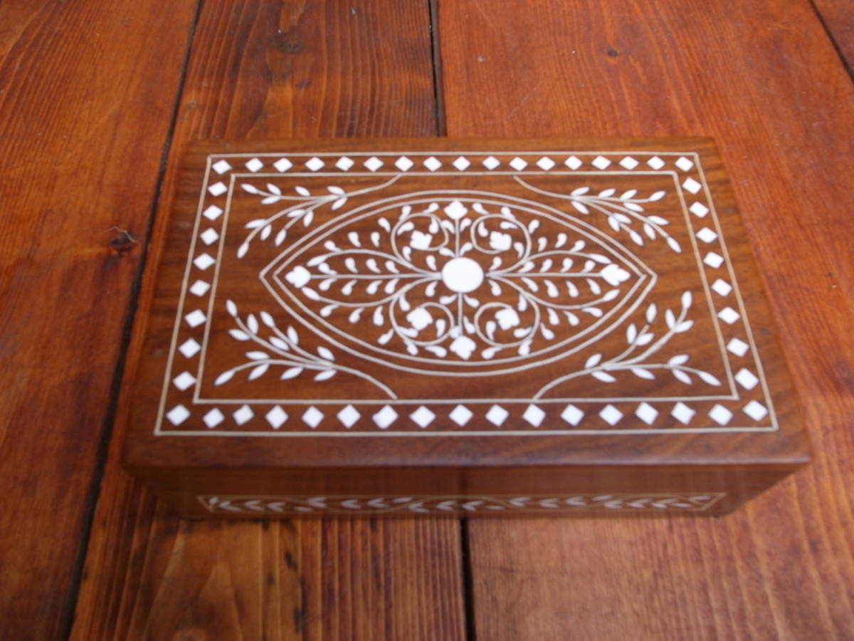 ★ ハンドメイドインド製の紫檀製小物入れ 美品 ★拍卖