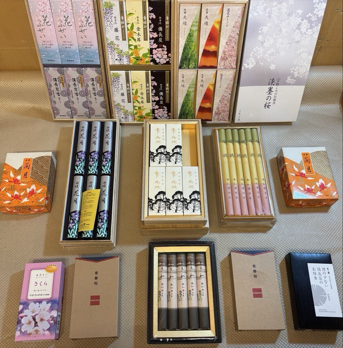 【大量まとめ】線香 お香 贈答用 ギフト 仏具 仏壇用品 桜 花 長寸香 短寸香 木箱入り 未使用品多数拍卖