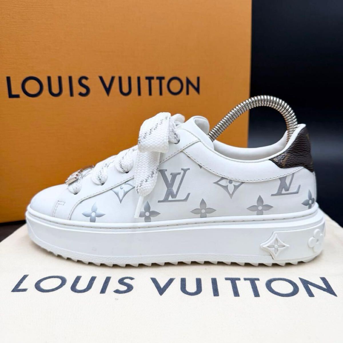 1円 【美品】 LOUIS VUITTON ルイヴィトン タイムアウトライン モノグラム エンボス チャーム レザー スニーカー 靴 シューズ 21.5cm相当拍卖