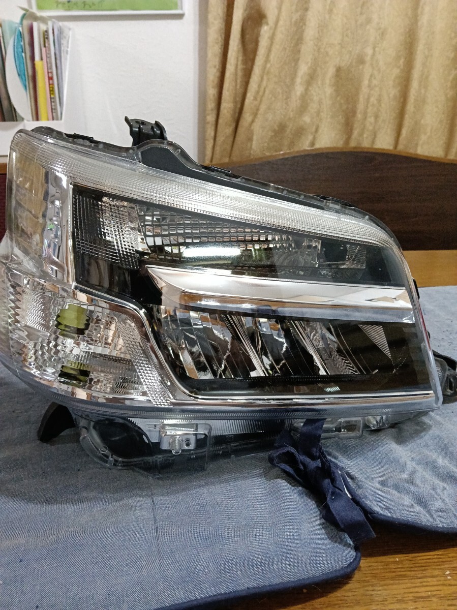 ハイゼット S321V 後期 純正 LED 右 ヘッドライト ランプ 81130-B5170 ICHIKOH 1970 えL ダイハツ 拍卖