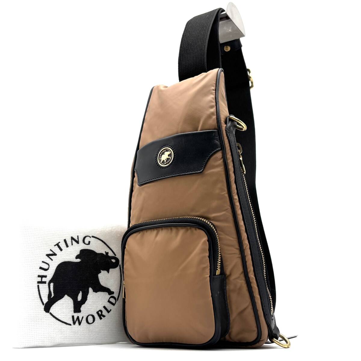 1円 正規品 HUNTING WORLD ハンティングワールド ボディバッグ ショルダーバッグ バチュー ロゴ金具 斜め掛け 多収納 シンプル ベージュ拍卖