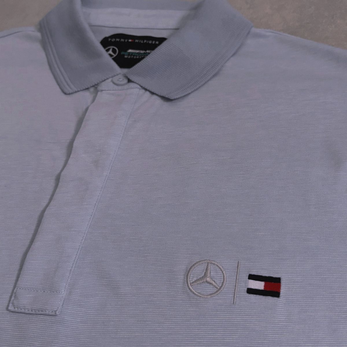 新品●TOMMY HILFIGER x メルセデスAMGペトロナスモータースポーツ●コラボ ポロシャツ●トミーヒルフィガー拍卖