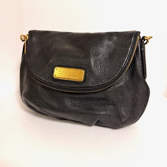 MARC JACOBS マークジェイコブス ショルダーバッグ ブラック 斜め掛け レザー シンプル ブランドバッグ ゴールドロゴ HMY拍卖