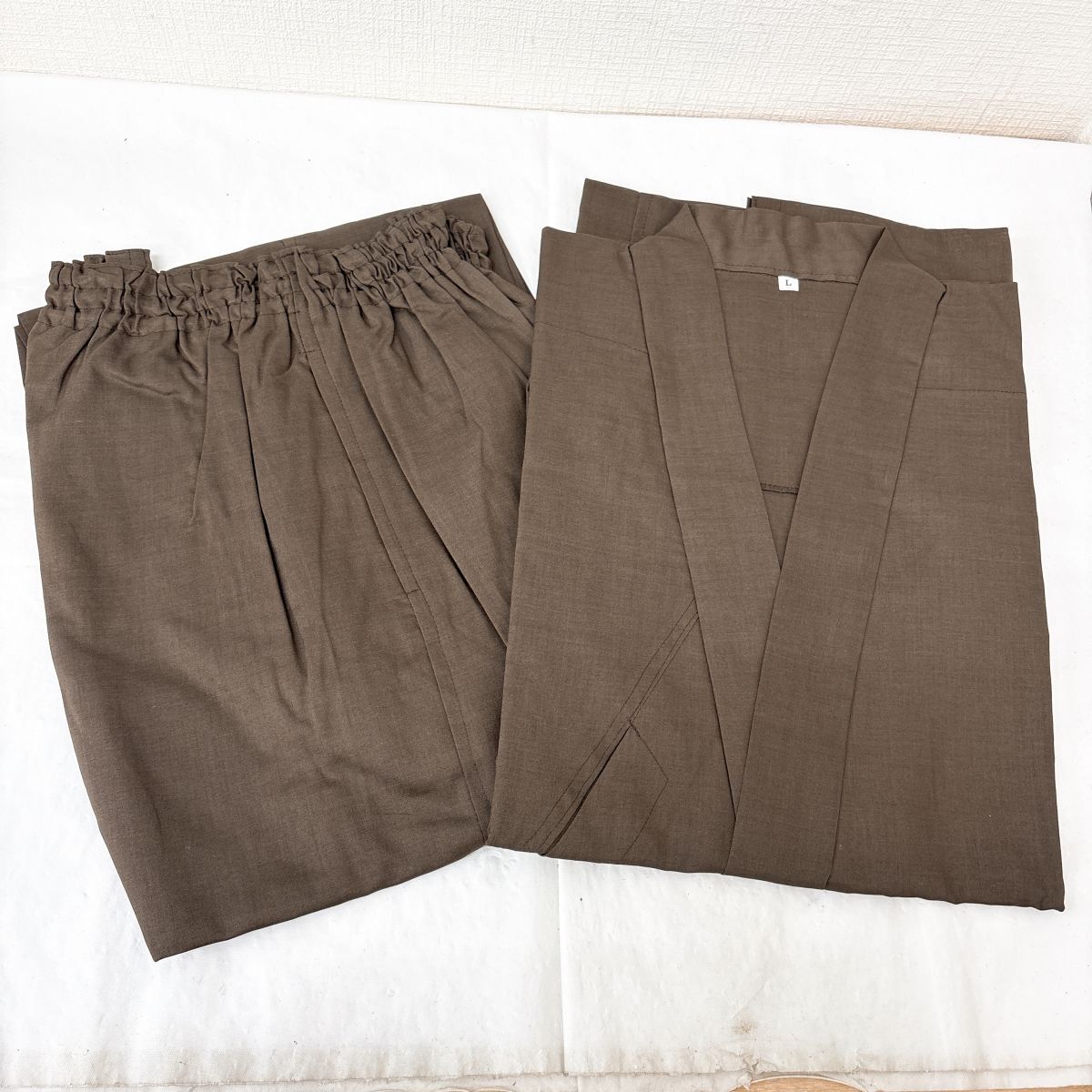 新品 保管品 作務衣 さむえ 上下セット 部屋着 作業着 パジャマ 寝巻き ルームウェア メンズ Lサイズ 和服 テトロン 麻 ブラウン 茶.拍卖