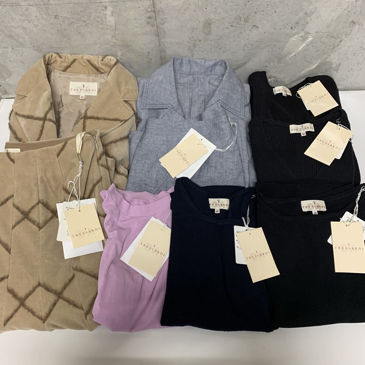 8-146 TRUSSARDI トラサルディ トップス セットアップ まとめ ノースリーブ 半袖 長袖 ジャケット スカート 40 42 レディース 女性 婦人服 拍卖