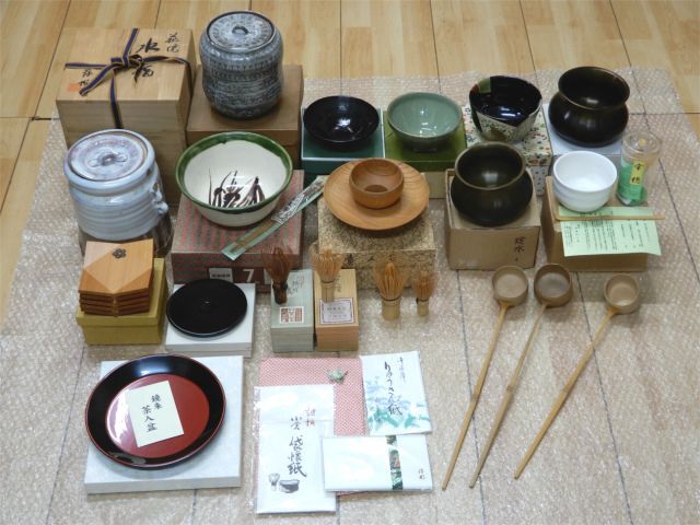 まとめ売り! 茶道具 茶碗 水指 建水 茶筅 柄杓 銘々皿 茶入盆 他 萩焼 織部 漆器 など 現状品 【1087ko】拍卖