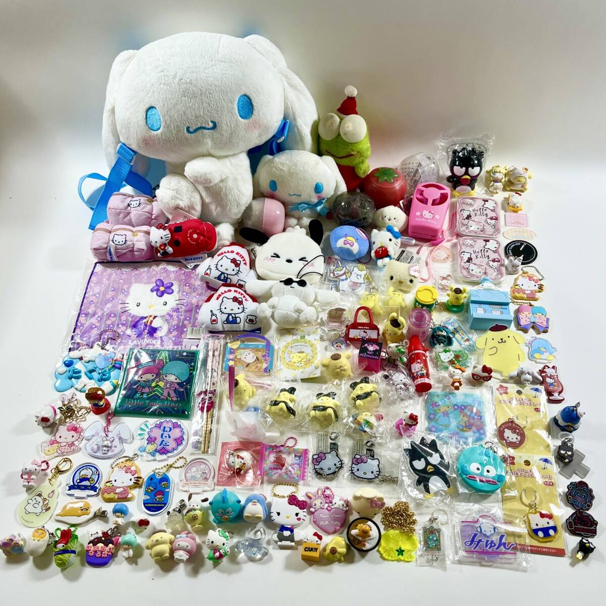 ★ Sanrio サンリオ グッズ 雑貨 ミニチュア 大量 まとめ商品 キティ マイメロ プリン シナモン キキララ ハンギョドン 他 現状品 2.25kg拍卖