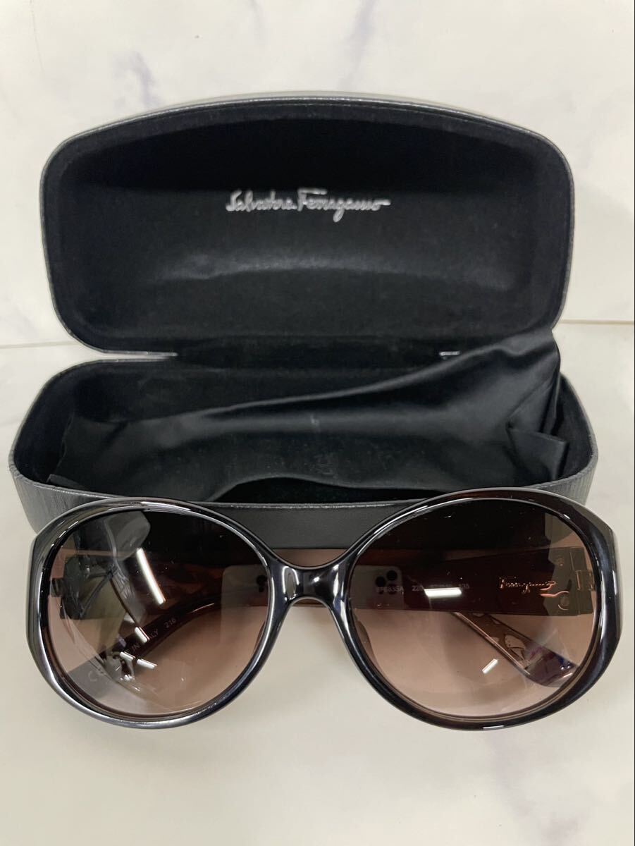 Salvatore Ferragamo サルヴァトーレフェラガモ サングラス イタリア製 ケース付き拍卖