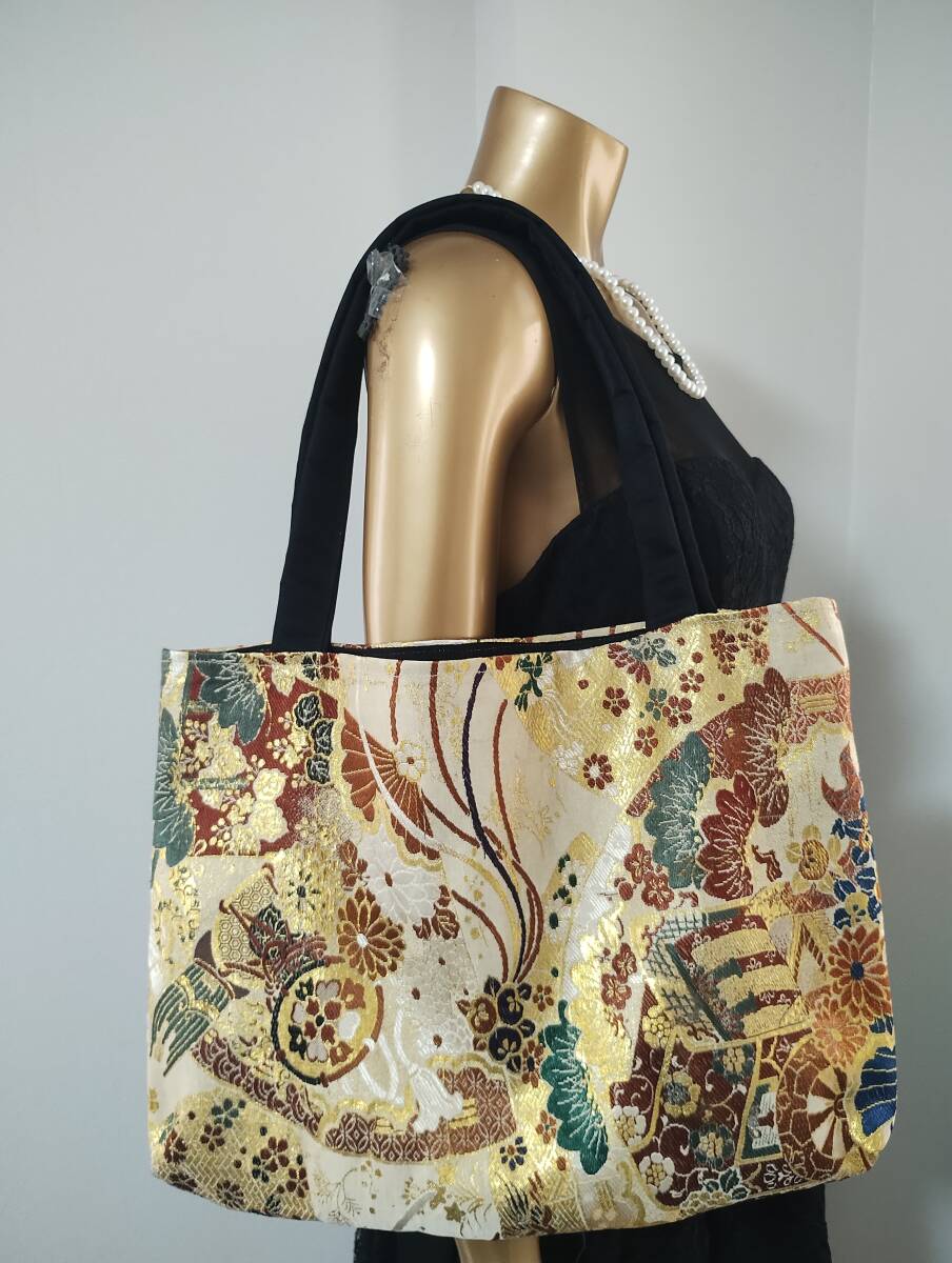 送料無料★着物帯リメイク★金糸銀糸の御所車刺繍織布 正絹トートバッグ4拍卖