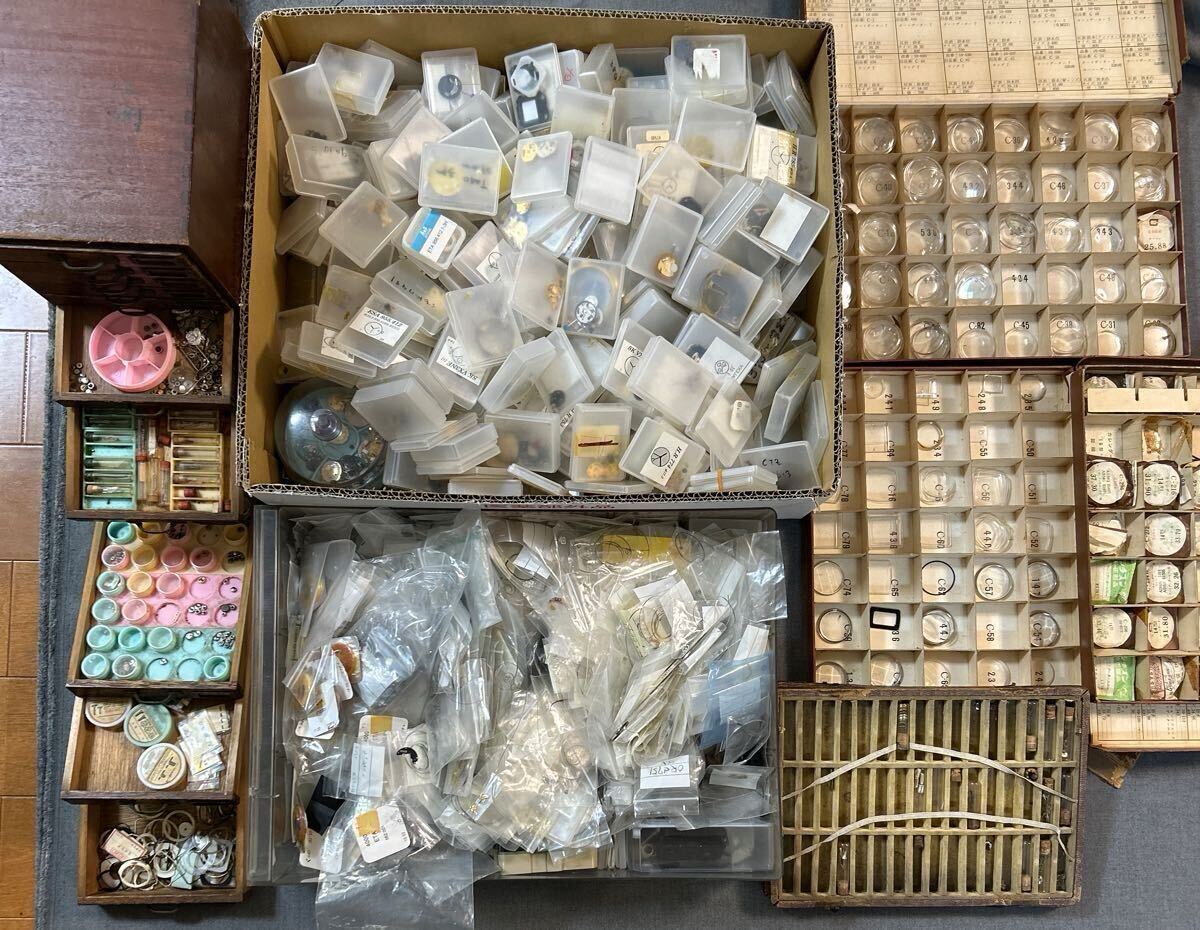 【大量】時計部品 ガラス風防 部品 メーカーなど不明 シチズン有り色々 修理用部品 時計店の整理品 10.0kg 詳細など未チェック ジャンク品拍卖