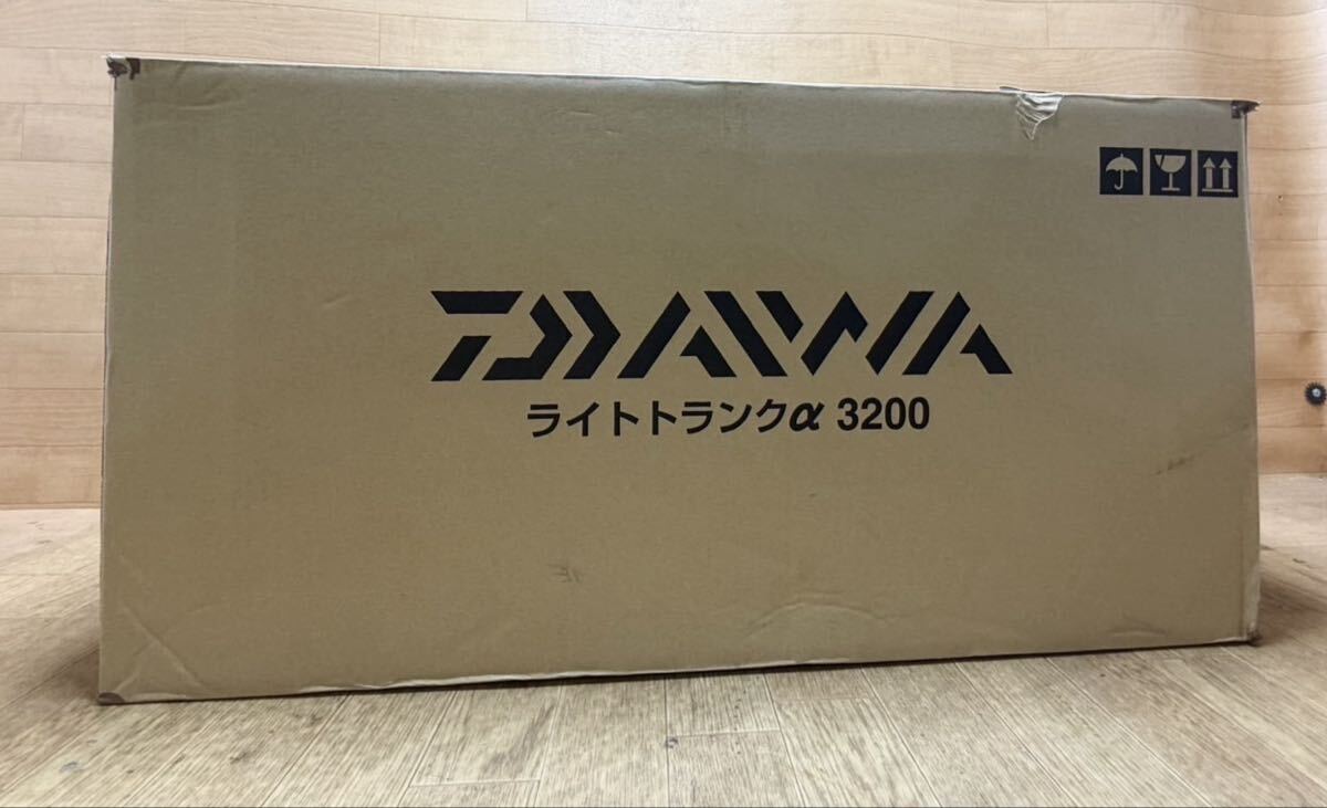 未使用☆ ダイワ ライトトランク α GU 3200 32L クーラーボックス D18拍卖