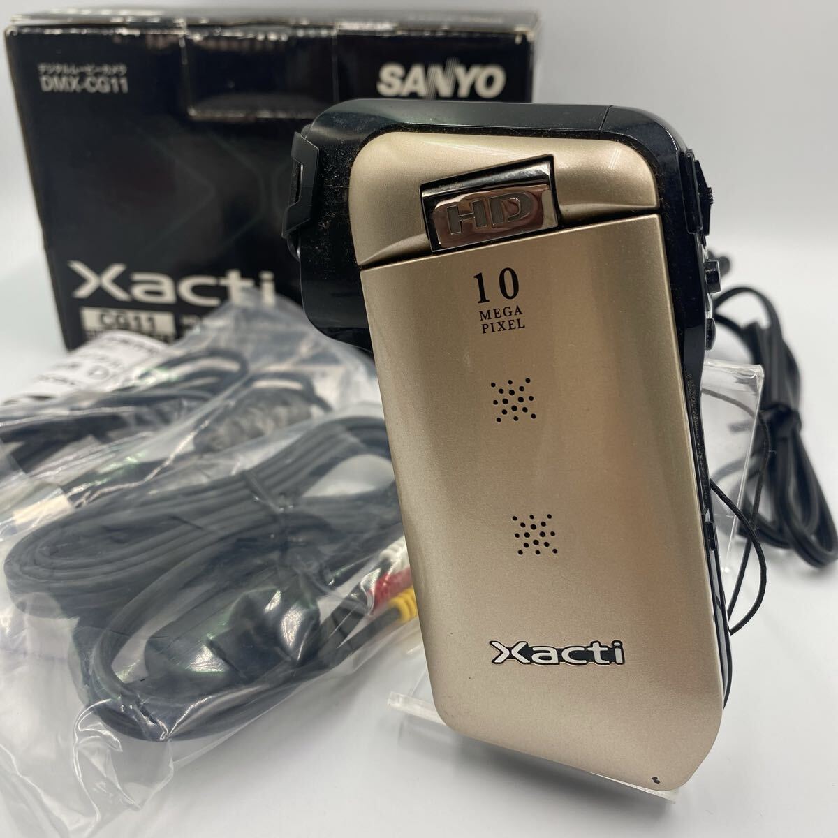 □【売り切り】SANYO サンヨー Xacti ザクティDMX-CG11 デジタルムービーカメラ 2010年製※通電確認済み拍卖