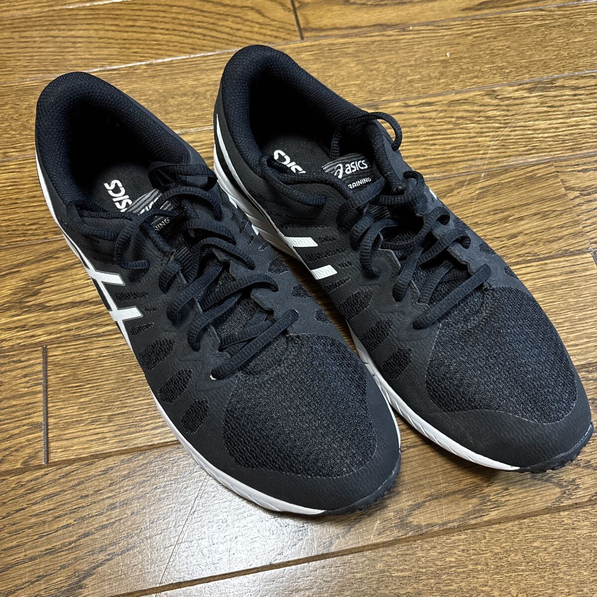 ASICS アシックス ランニングシューズ ブラック ホワイト メンズ 27.5cm 拍卖