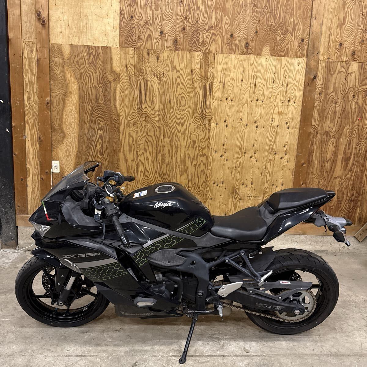 カワサキ ZX-25R ZX250E 走行8,697Km セル始動 書類あり拍卖