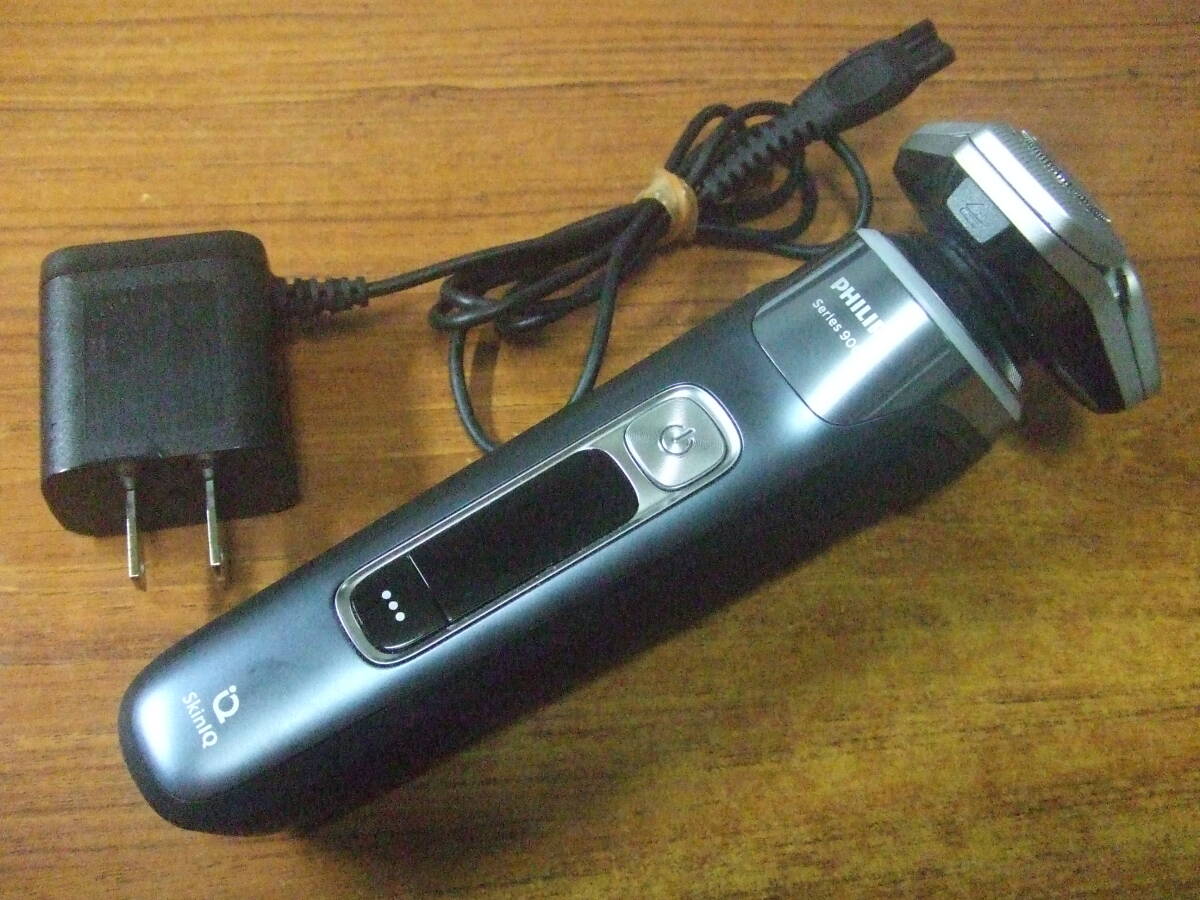 X309 PHILIPS フィリップス 電動シェーバー S9982 WET&DRY シリーズ9000 Series9000 2023年製 中古 本体拍卖