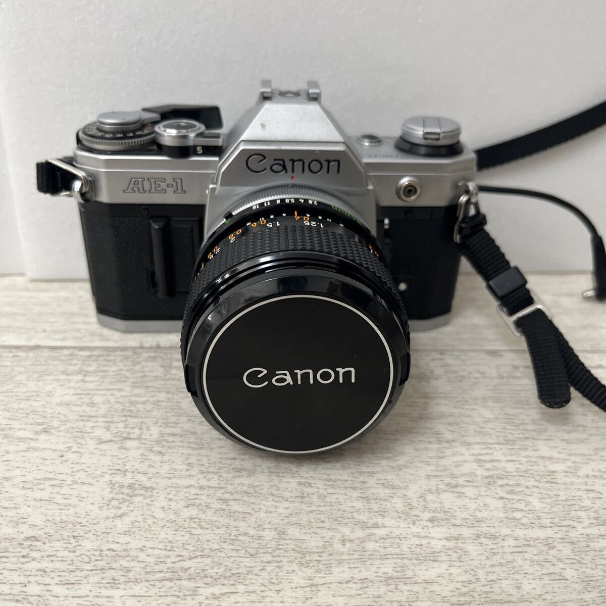 1円スタート Canon AE-1 一眼レフフィルムカメラ キャノン CANON LENS FD 24mm 1:2.8 シルバー 現状品拍卖