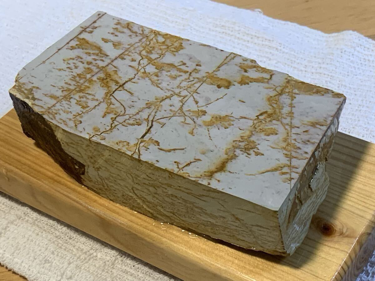 天然砥石 正本山 白巣板 中硬 台付き 仕上げ砥石 699g拍卖