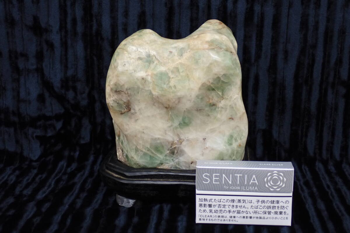 糸魚川 天然 翡翠 原石 水石 鑑賞石 重量2622g高さ12.3cm 唐木台付き ジェダイト 本翡翠 ヒスイ P07082拍卖