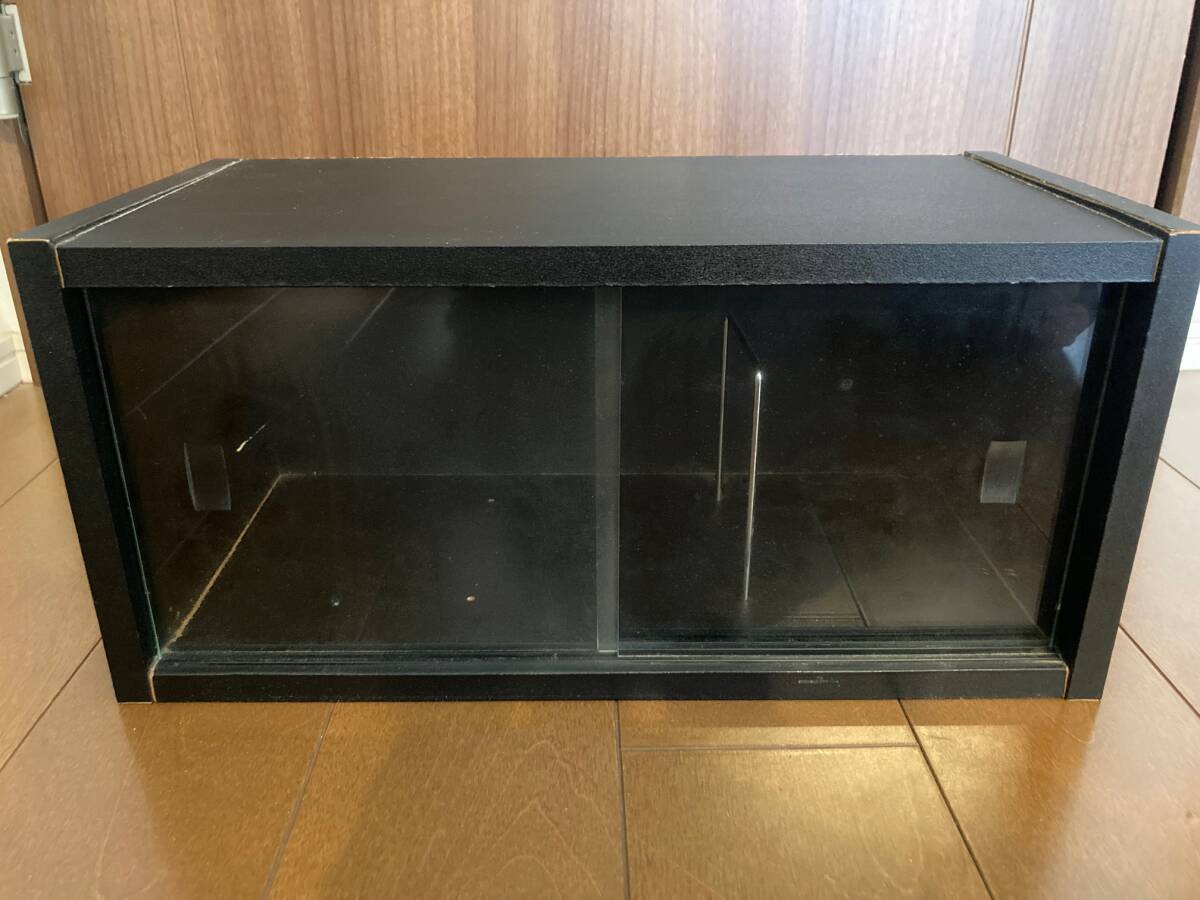 【ガラス扉付き木製CDラック】昭和レトロ 自宅長期保管品 ブラック 黒拍卖