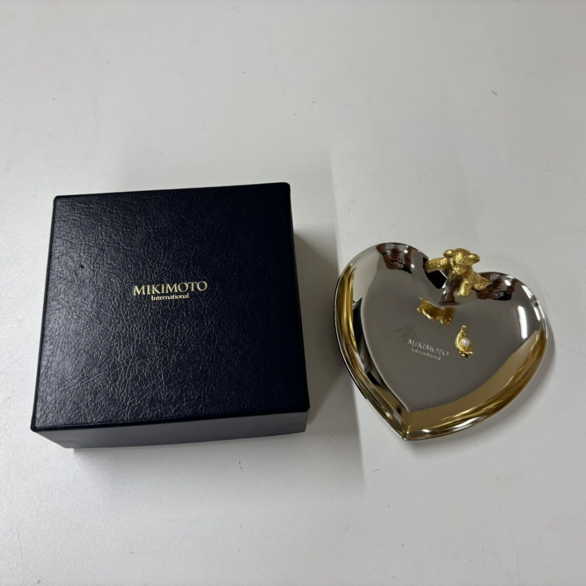 S507-NS1-51 ◎ MIKIMOTO International ミキモト インターナショナル ジュエリートレイ パール付き ハート型 テディベア 直径約9㎝ NB拍卖