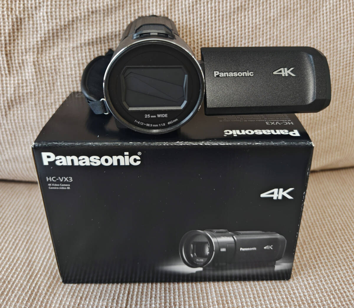 ほぼ新品 国内正規品 納品書有 Panasonic 「HC-VX3」 4K ビデオカメラ 他電池2個等拍卖