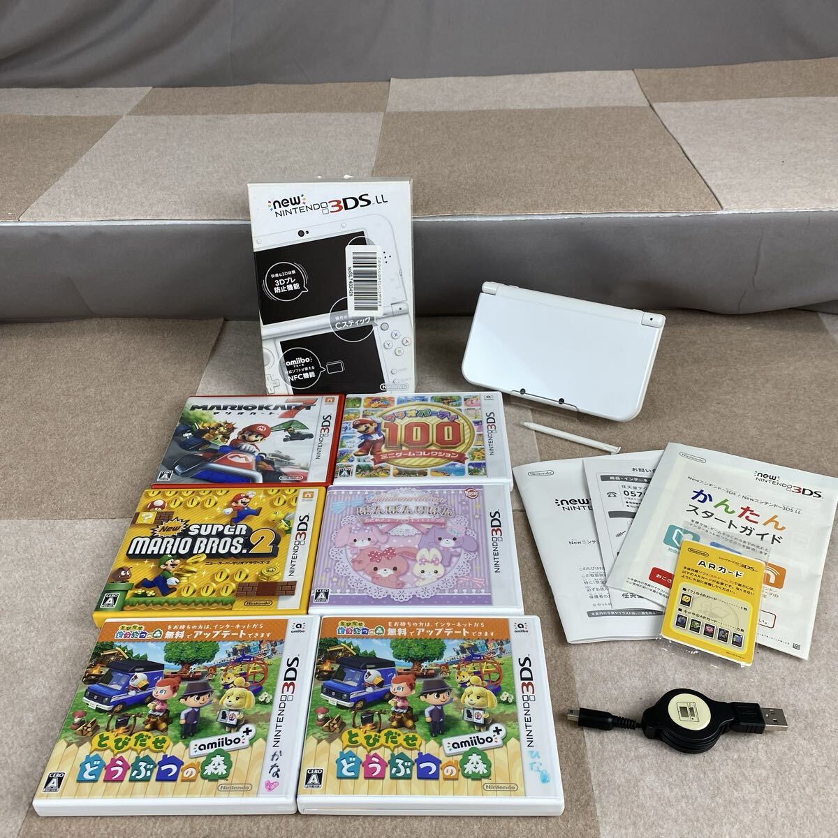 A Nintendo 任天堂 new ニンテンドー 3DS LL RED-001 ホワイト ゲーム機 本体 箱 ソフト付き マリオ 他 かわせみ拍卖