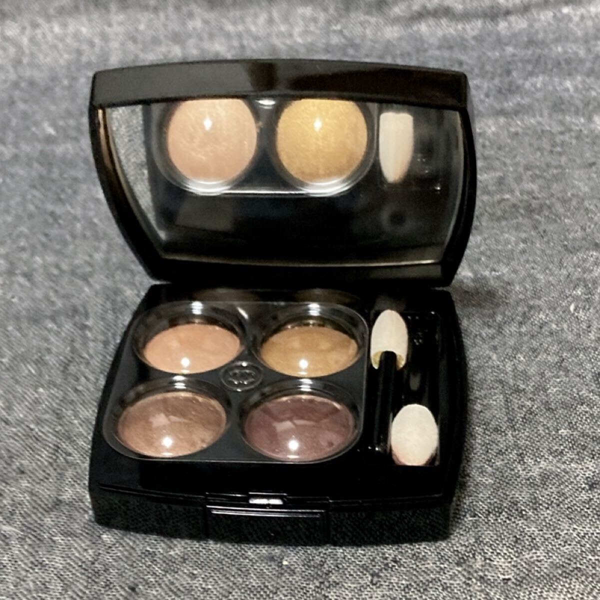 G6H078◆新品同様◆ シャネル CHANEL レキャトルオンブル 382 ルミエール エ ヴィブラシオン アイシャドウ 2g拍卖