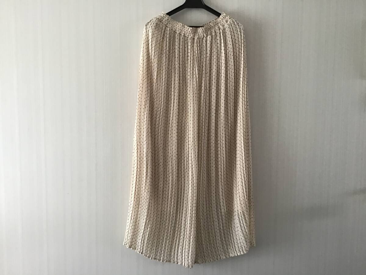 OLIVE des OLIVEのプリーツワイドパンツ:裏地付き:ドット柄拍卖