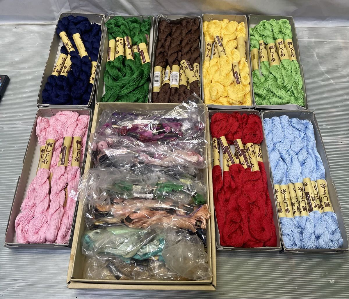 ③-40 【大量セット】刺し子糸 木綿100% まとめ売り カラフル 各色 箱入り 刺繍糸 手芸 手芸用品 ハンドメイド 素材 DIY 裁縫拍卖