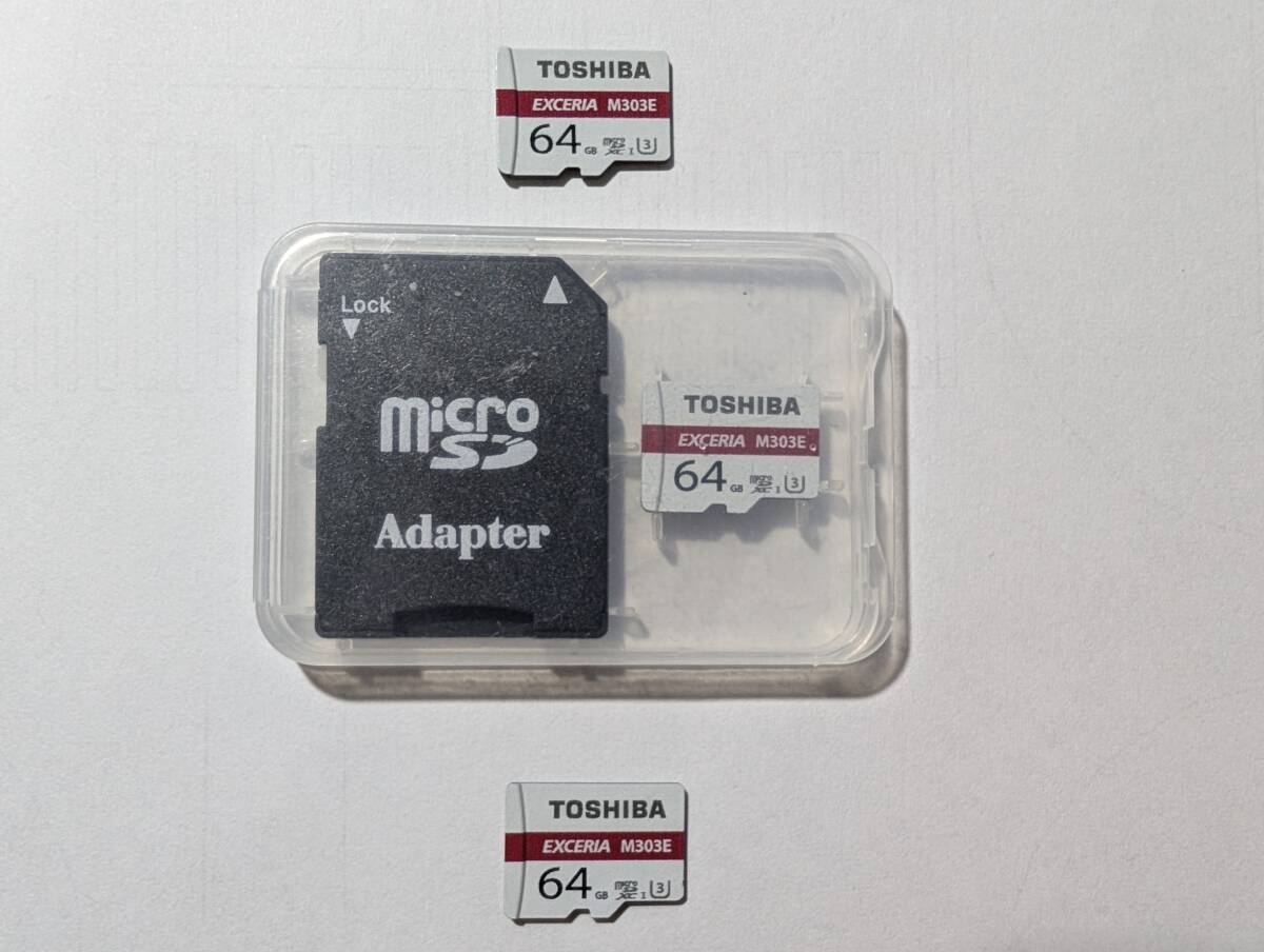 TOSHIBA マイクロSDカード 中古品 64GB 3枚 フォーマット済み アダプター&ケース1個付拍卖
