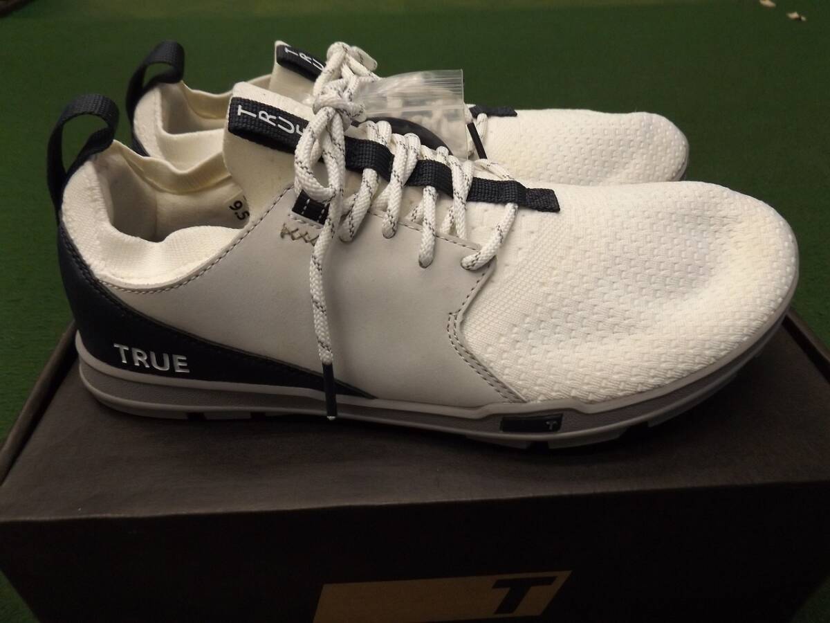 1円スタート・夏に最適!!【税込】新品 TRUE linkswear OG FEEL WHITE/NAVY US9.5/26.5cm トゥルーリンクスウェア ゴルフシューズ 拍卖