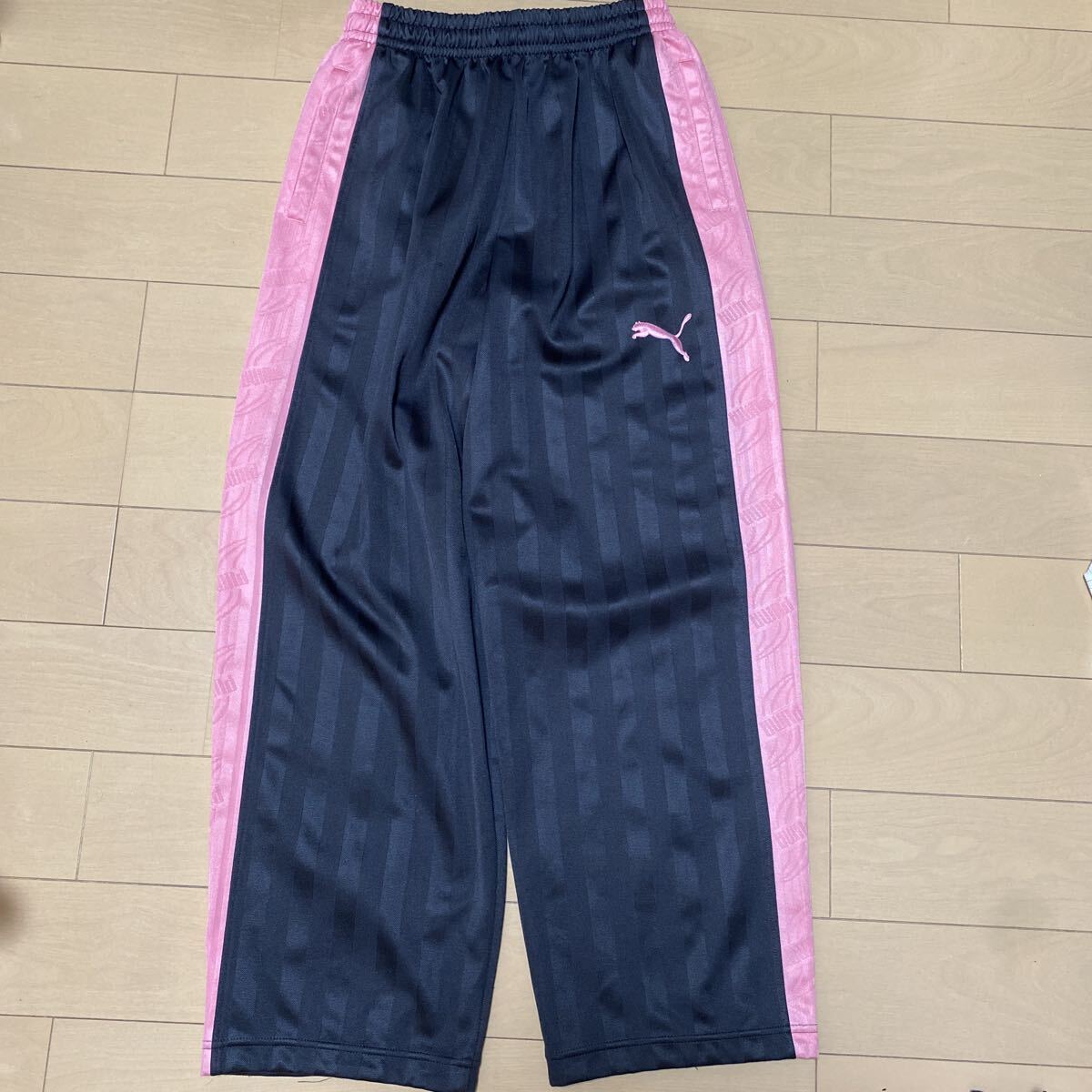 PUMA プーマ ジャージパンツ チャコールピンク サイズS拍卖