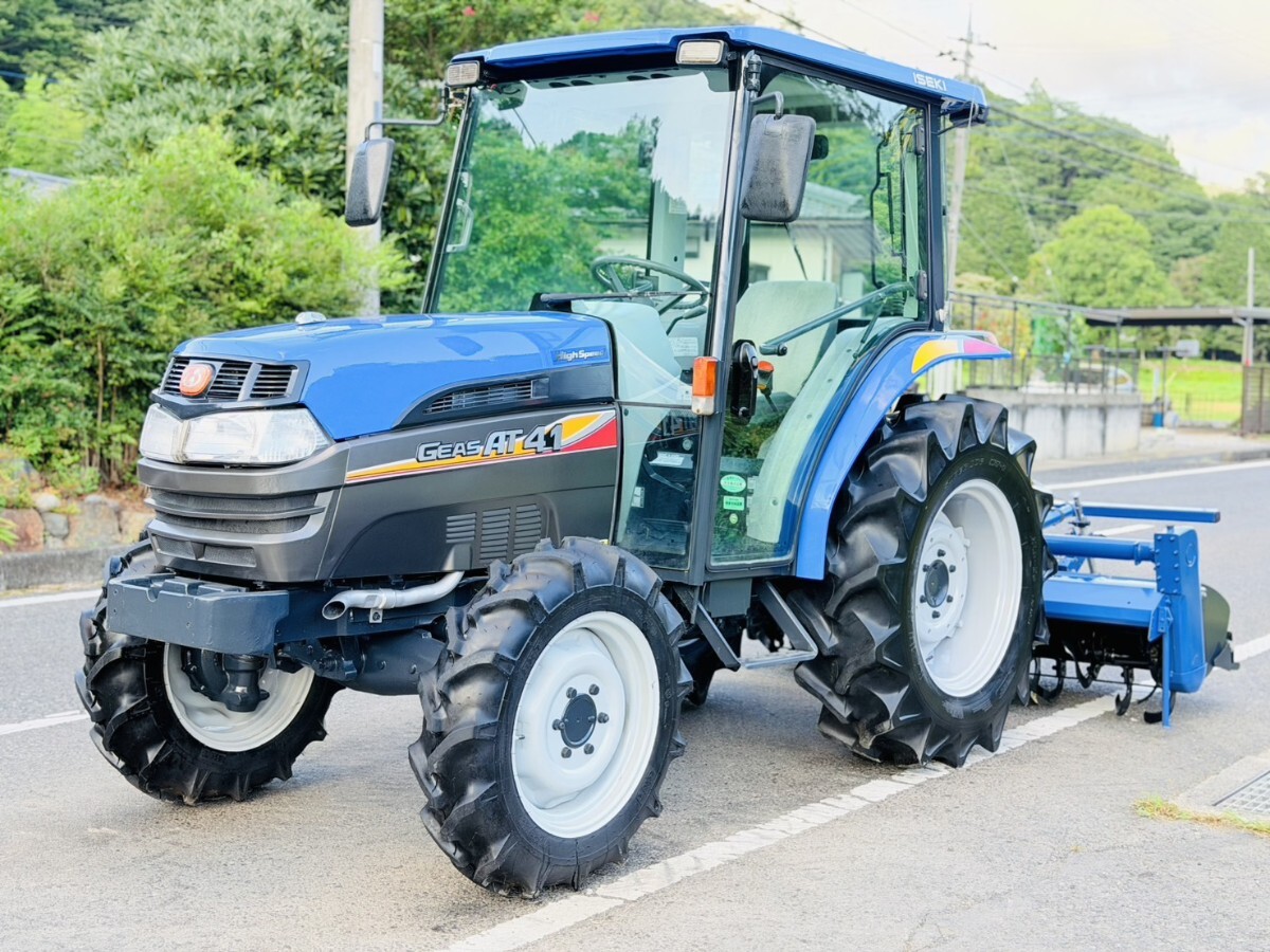 イセキトラクター★GEAS AT41★41馬力★ 2WD4WD★678アワー★エアコン完備のキャビン拍卖