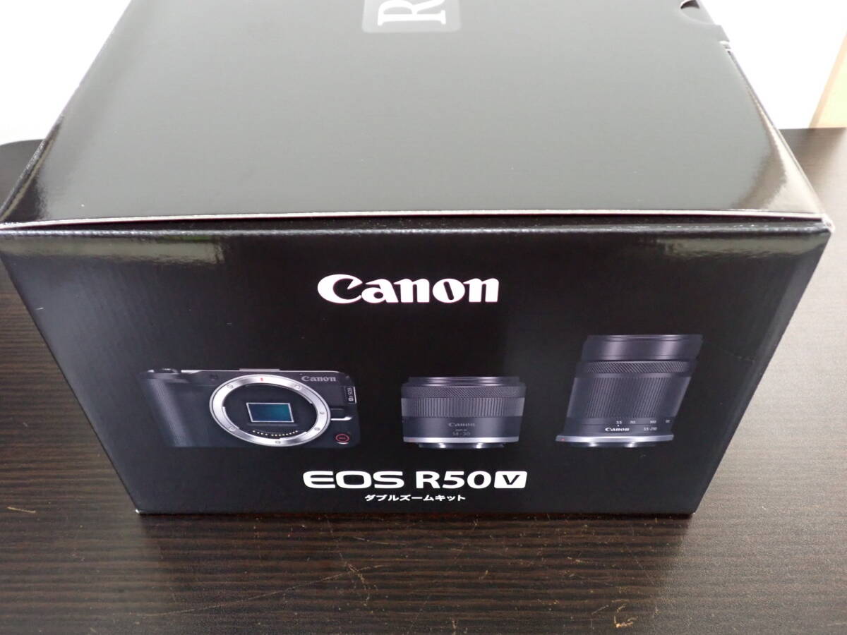 未使用 Canon キャノン EOS R50V ダブルズームキット ホワイト ミラーレス 一眼カメラ 激安1円スタート拍卖