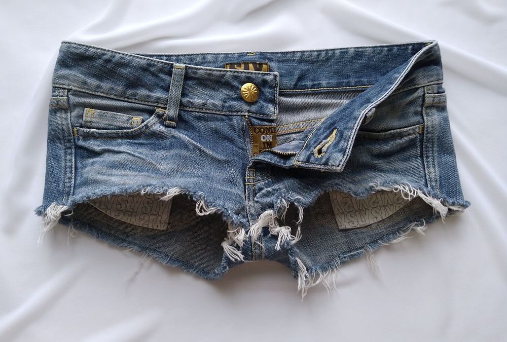 エロかっこいいローライズショートパンツ Sサイズです拍卖