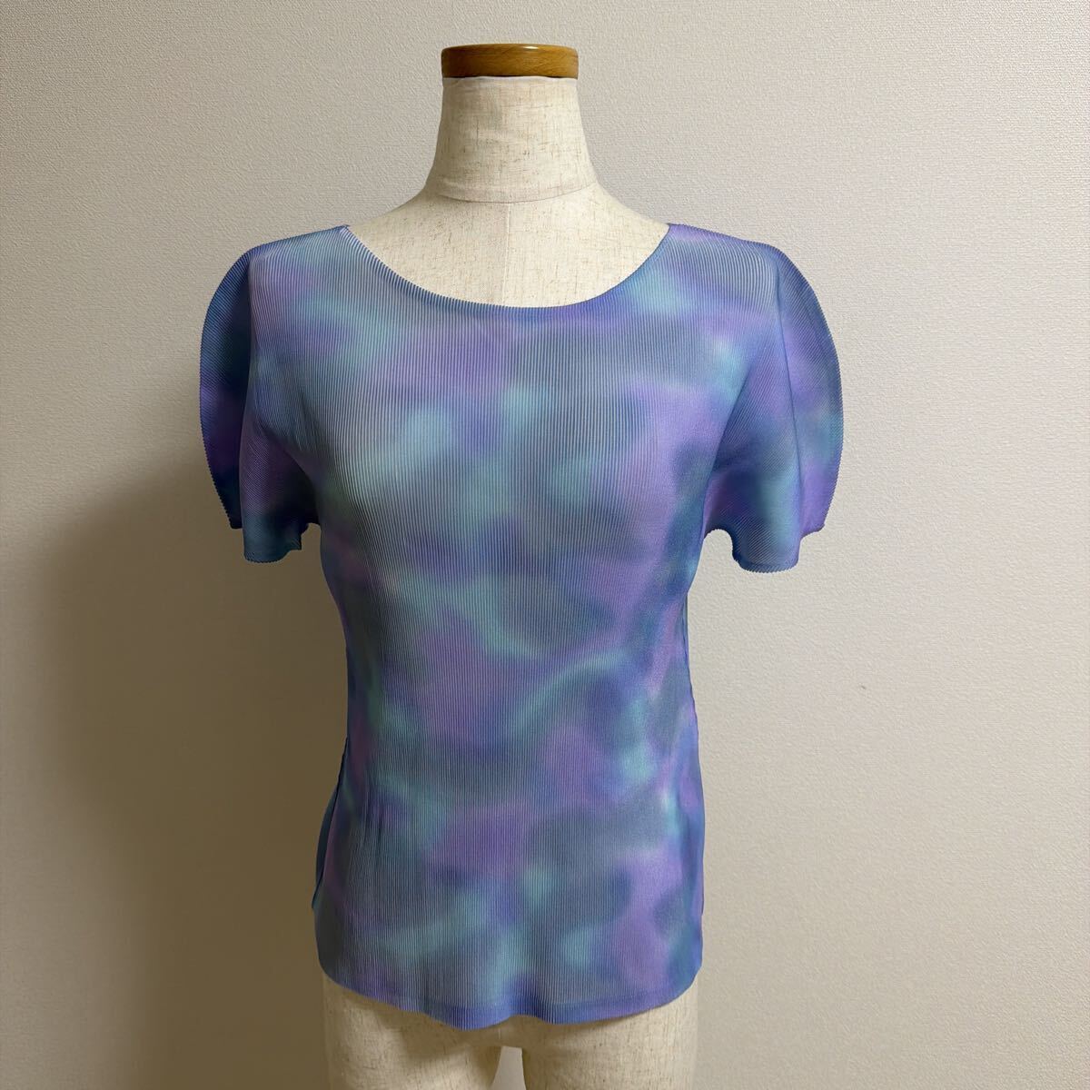【美品】PLEATS PLEASE ISSEY MIYAKE プリーツプリーズ イッセイミヤケ タイダイ柄 半袖カットソー size 3 レディース拍卖