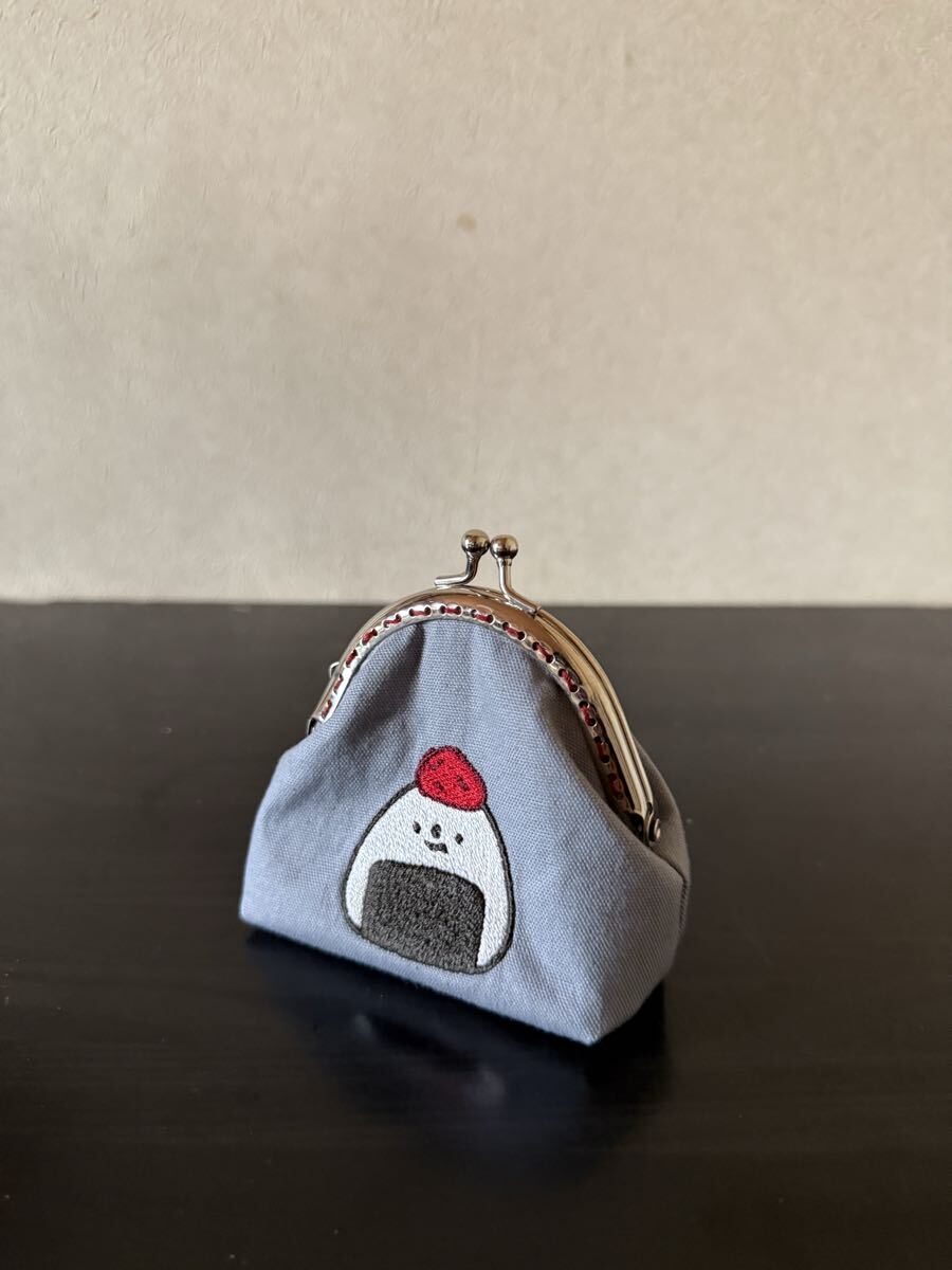 *ハンドメイド* 8.5口金がま口ポーチ 刺繍 おにぎり梅干し拍卖