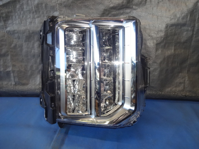 デリカD5/後期/CV1W/ライト右/LED/8301D168拍卖