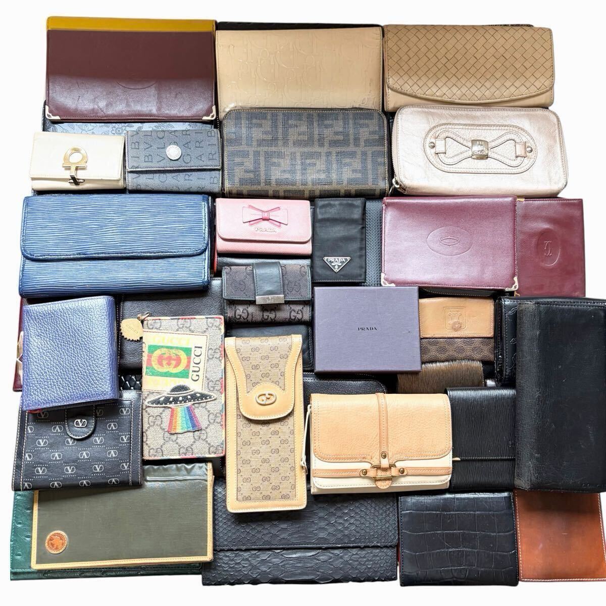1円 大量 まとめ 財布 50点以上 T3 美品〜 グッチ プラダ カルティエ ディオール セリーヌ フェンディ ブルガリ フェラガモ コーチ 等拍卖