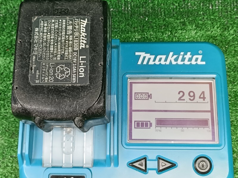 ◎【全国一律送料600円】マキタ(Makita) リチウムイオンバッテリ 【BL1830B】残量表示付き 18V 3.0Ah 充電294回、動作確認済み拍卖