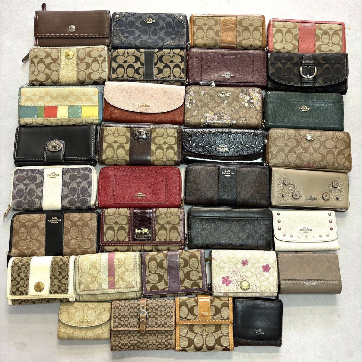 1円~ ■ まとめ売り '豪華 33点セット' COACH コーチ ソーホー シグネチャー ターンロック 総柄 長財布 二つ折り財布 ウォレット 卸売り 拍卖