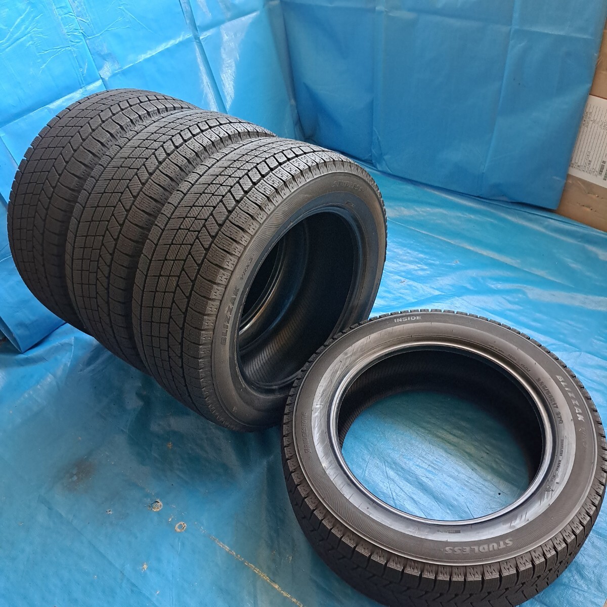 ★1シーズン使用 2025年 ★225/55R17★BRIDGESTON VRX3 イボ付き バリ山 4本セツト 佐川 180サイズ 2個口着払い拍卖