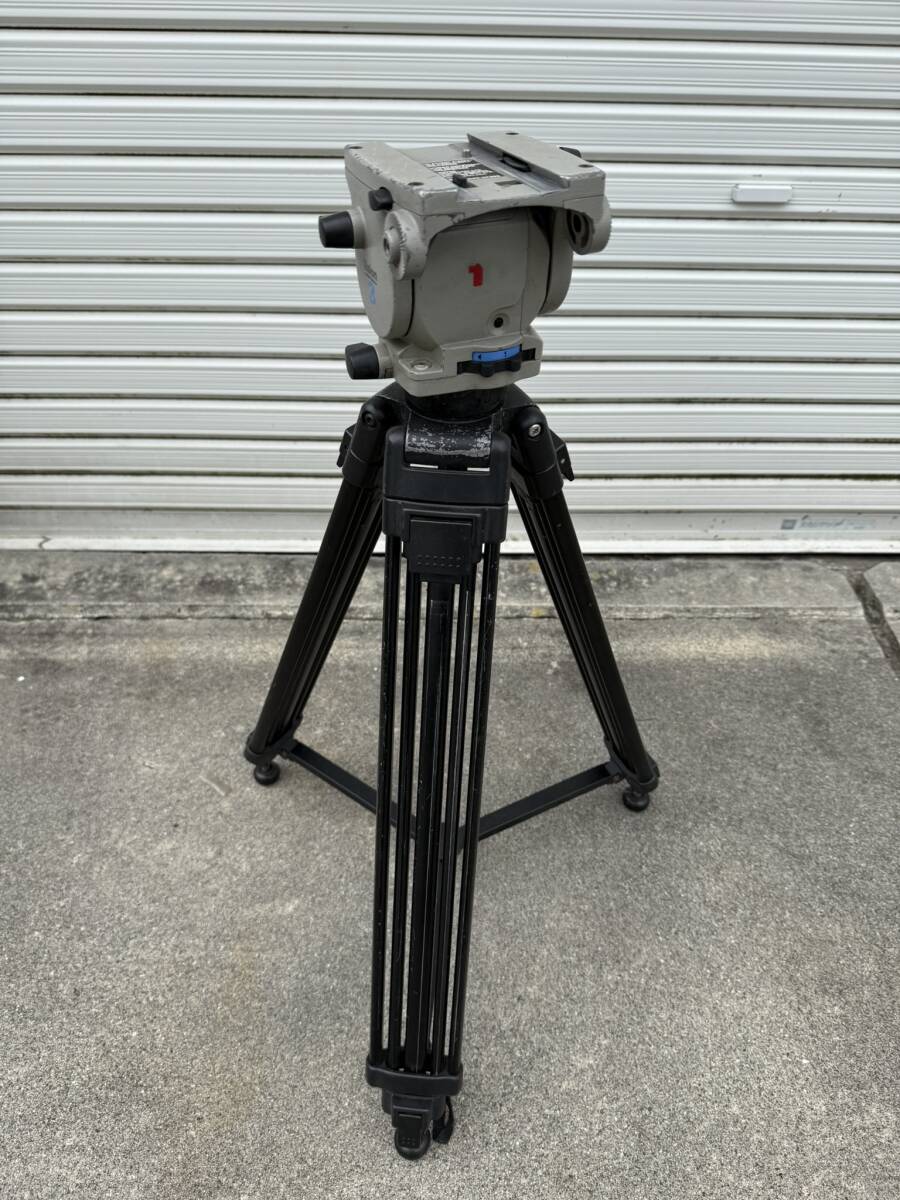 VINTEN Vision3雲台+SONY3段ミッドスプレッダー三脚セット スライドプレートとパン棒なし、動作品 オイル漏れわずかにあり拍卖