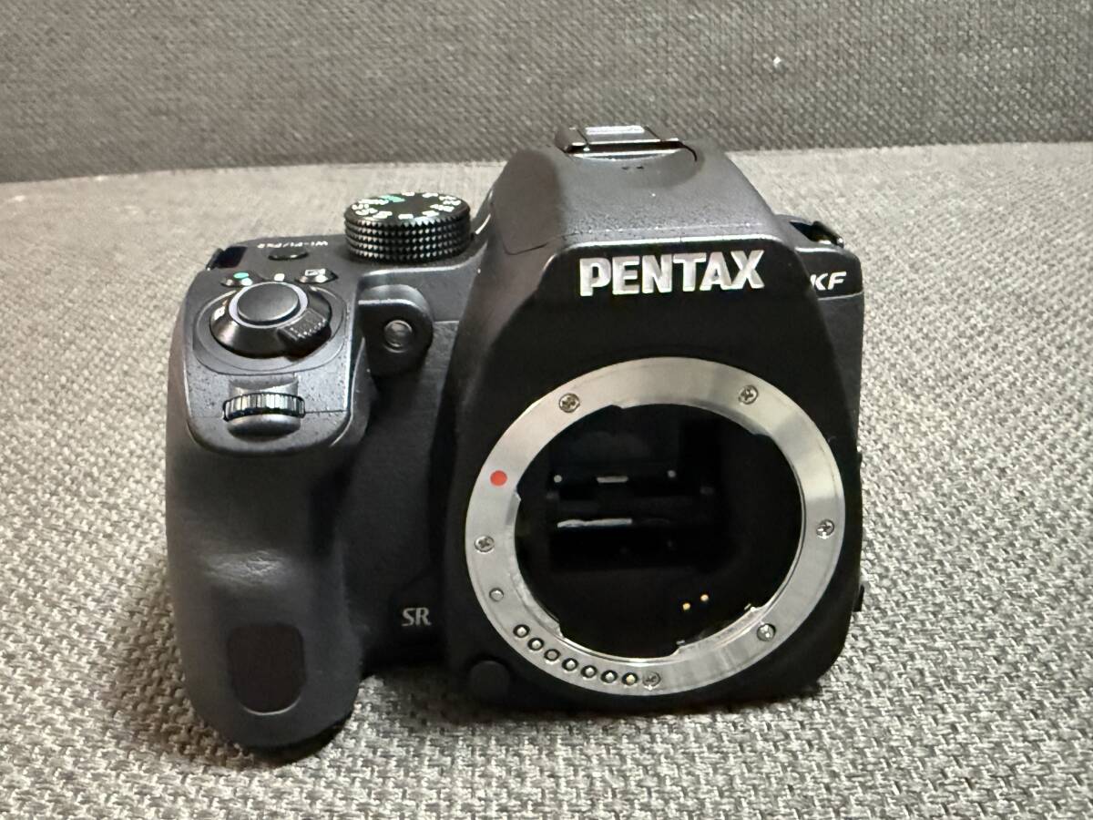 PENTAX KF ボディ 元箱、説明書、スペアバッテリー付 新同品拍卖