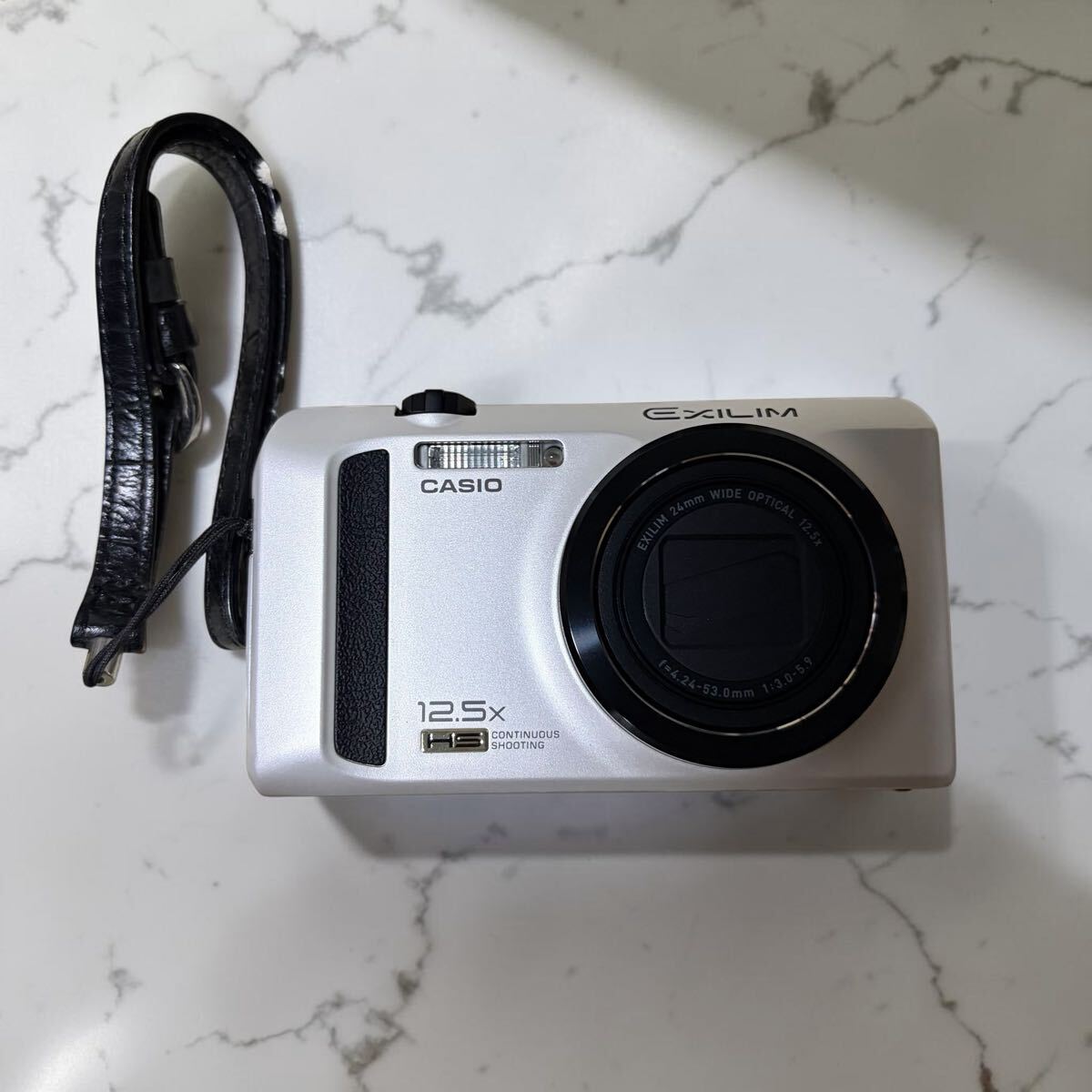 ☆CASIO EXILIM EX-ZR100 デジタルカメラ シルバー 12.5倍ズーム 動作未確認☆拍卖