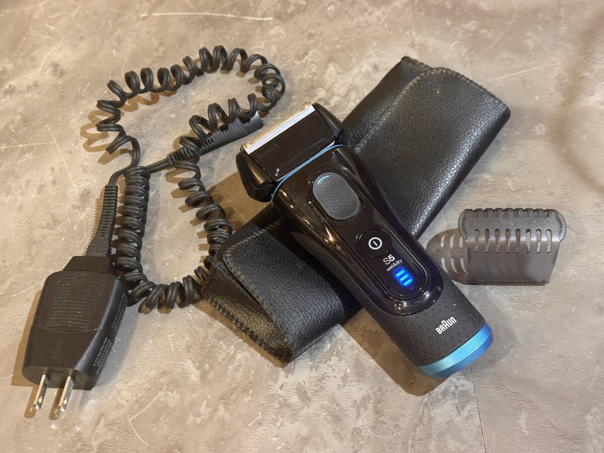 ☆Braun ブラウン☆Series 5 シリーズ5 Type 5769 電気シェーバー☆Wet&Dry 防水仕様☆中古品拍卖