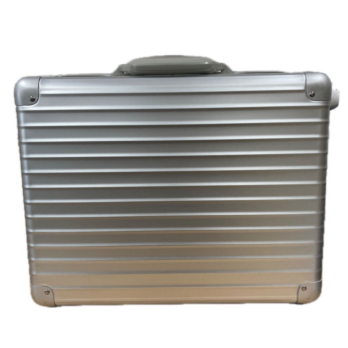 ヨ RIMOWA リモワ アタッシュケース シルバー ビジネスバッグ アルミニウム yl3027拍卖