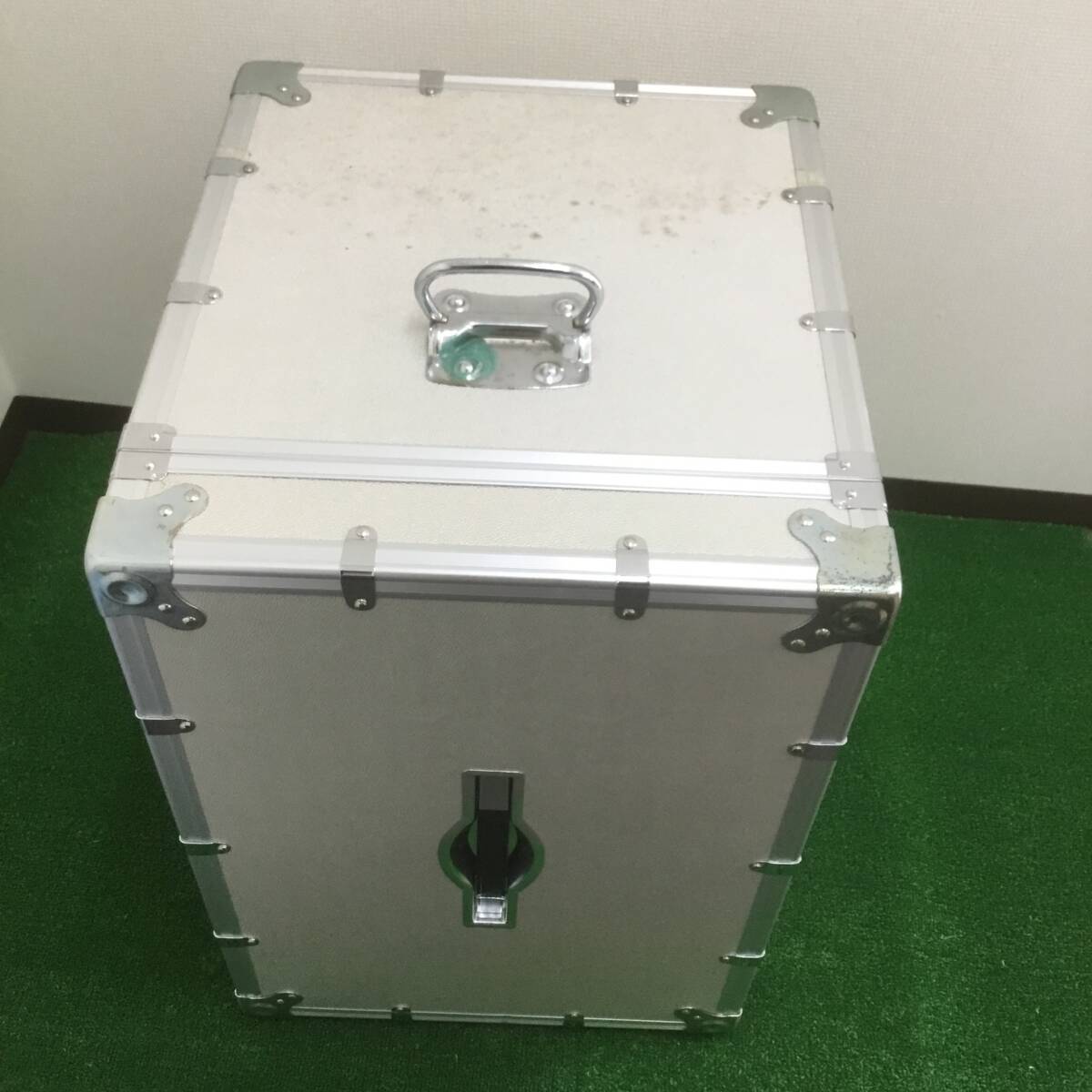 【未使用】メーカー型式不明 ジュラルミンケース 640×430×H490mm 長期保管品拍卖