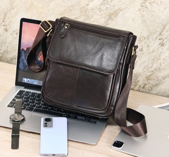【春屋革具】新作★メンズショルダーバッグ 本革 牛革 縦型ビジネスバッグ PC 収納 2WAY ショルダー&斜め掛け 大容量 通勤カジュアル拍卖